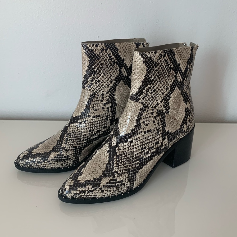 WORN ONCE Treasure & Bond Snakeskin Heeled Booties size 9